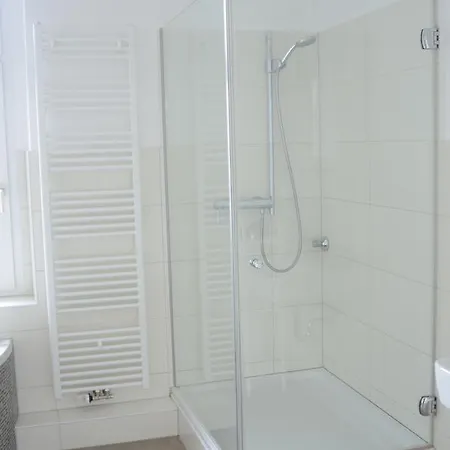 Apartment Schoene 3-zimmer Im Herzen Von *